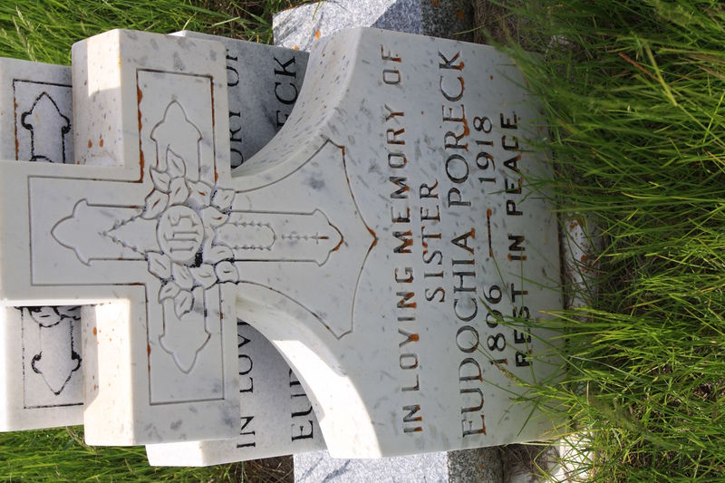File:CA-SK-RM70-St Mary's Romanian Orthodox Cemetery-043.JPG